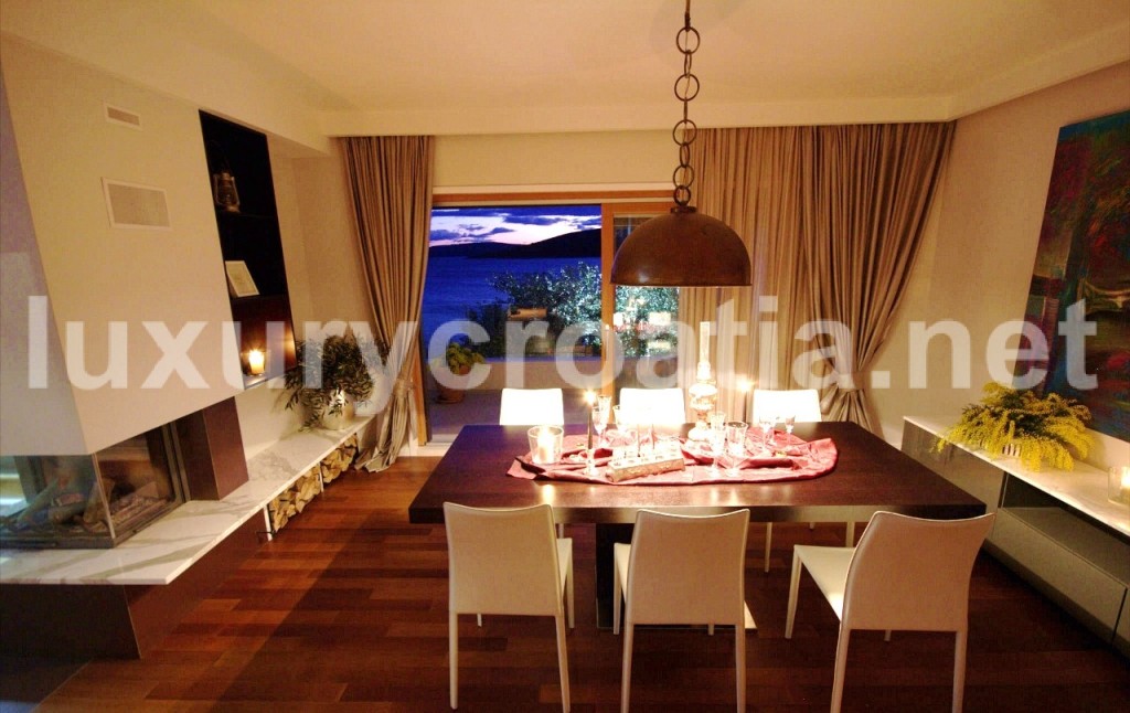 Luxury Villa on the Sea Front, Trogir (27)