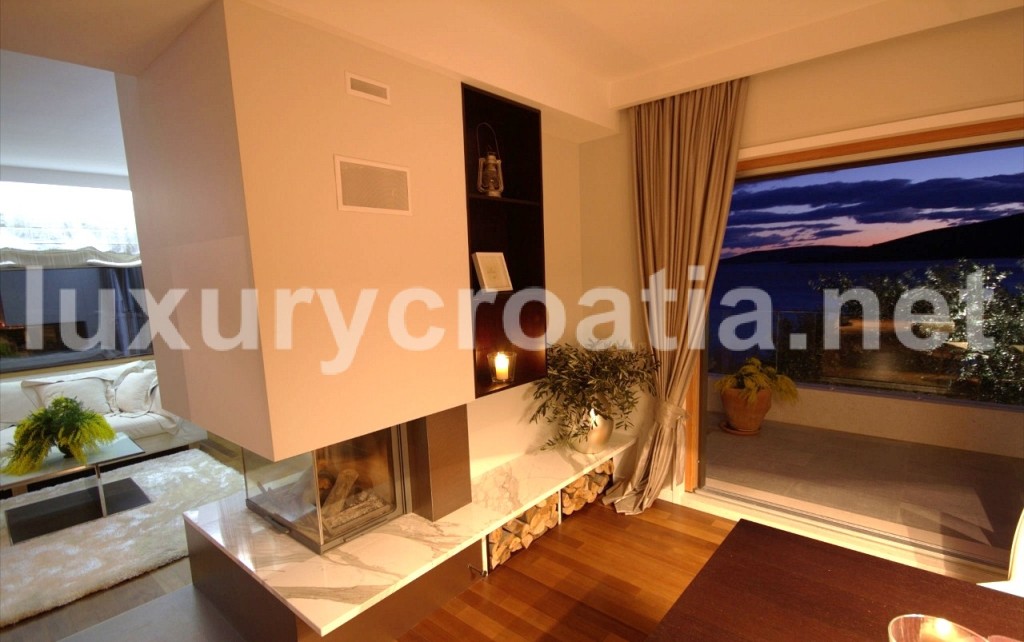 Luxury Villa on the Sea Front, Trogir (28)