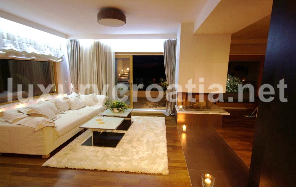 Luxury Villa on the Sea Front, Trogir (30)