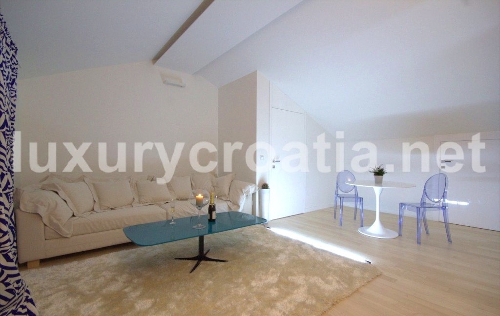 Luxury Villa on the Sea Front, Trogir (40)