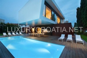 Beach front modern villa with pool for rent, Porec, Istria