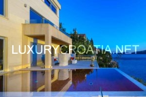 PREMIUM LUXURY POOL VILLA ON THE WATERFRONT IN DUBROVNIK 