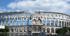 Pula, Roman amphitheatre