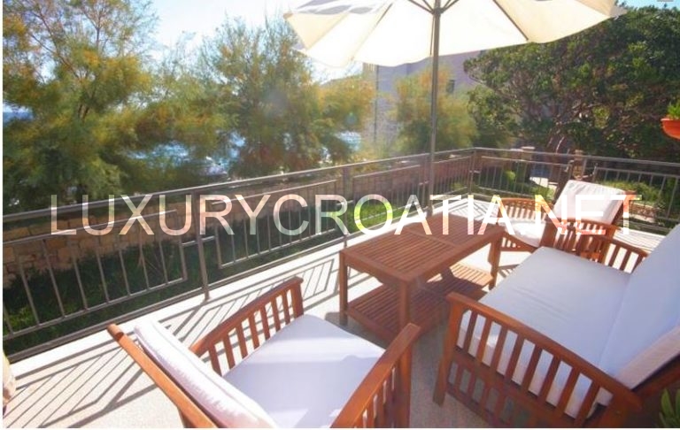 BEAUTIFUL SEAFRONT HOUSE WITH POOL, POSTIRA, BRAC (5)
