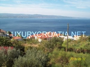 Building land with a fantastic sea view in Omis area for sale