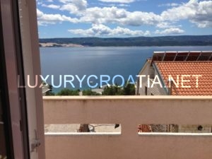 House for sale with five apartments in Lokva Rogoznica