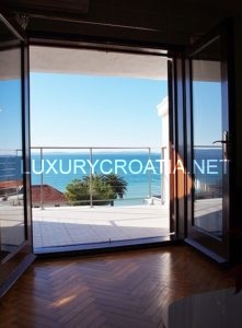 Spacious apartment for sale, 100 meters from the sea with a stunning sea view