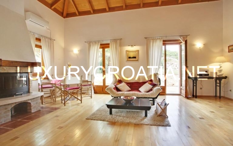 Traditional villa for rent, island of Vis7