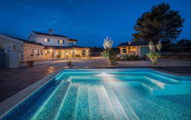 Rustic villa with pool for rent, Primosten (9)