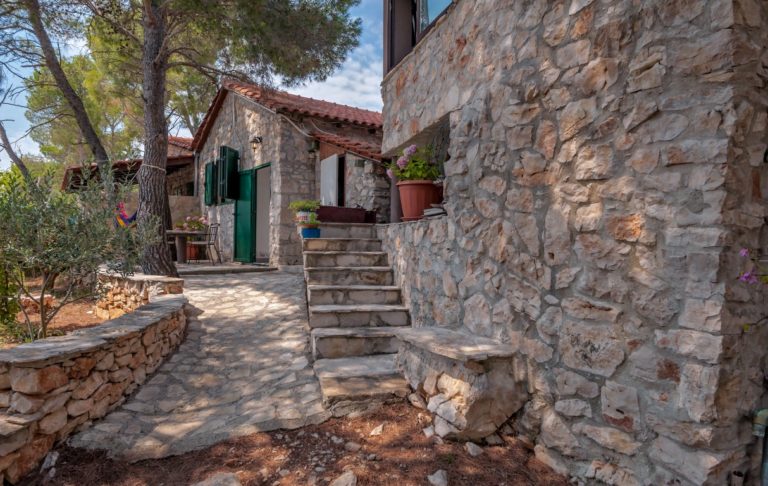 Beachfront villa with pool, Brac island (95)