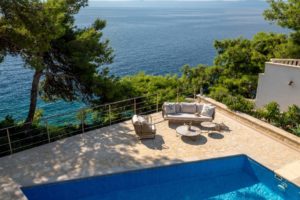 Seafront villa with pool for rent, Sumartin, island Brac  