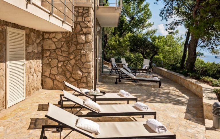 Seafront villa with pool for rent, Sumartin, island Brac (33)