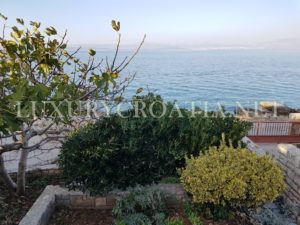 SEAFRONT HOUSE FOR SALE SOLTA ISLAND (21)