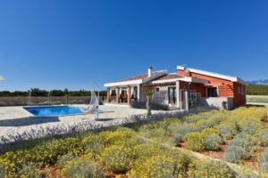 Villa with pool for rent with large outdoor area, near Novalja, Pag