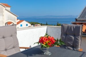 Sea view villa with pool on island Brac