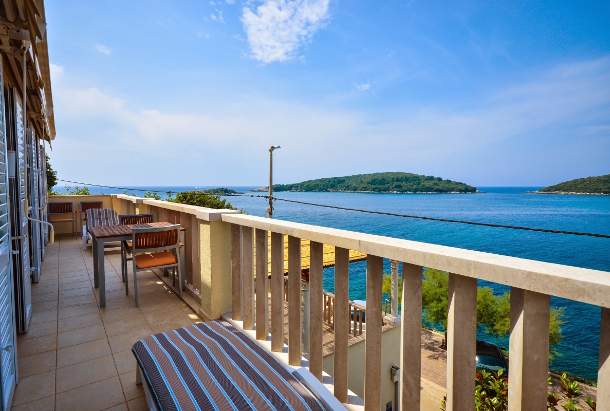 Waterfront villa with private bay in Cavtat area for sale