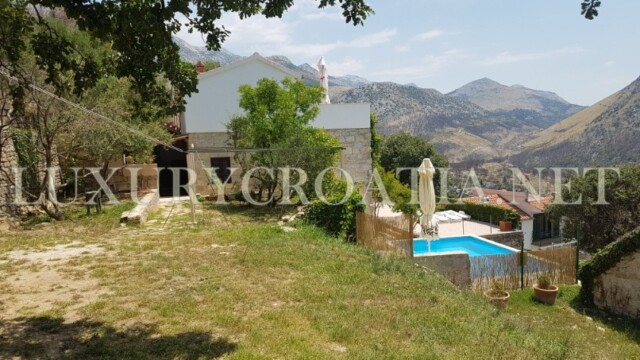 SEA VIEW VILLA WITH POOL FOR SALE, NEAR SPLIT (2)