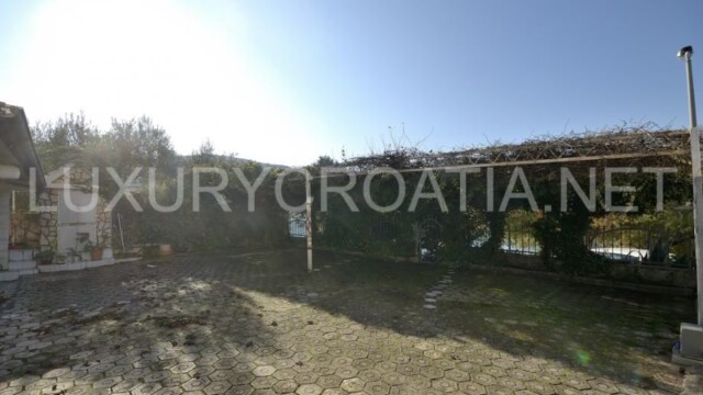 Beachfront house for sale Primosten Sibenik area Croatia