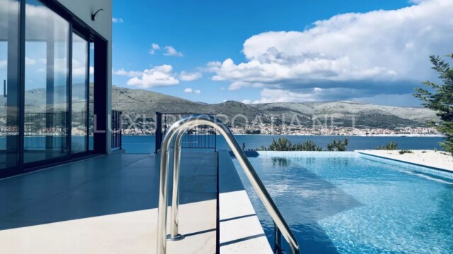 Buy villa in Croatia on the sea