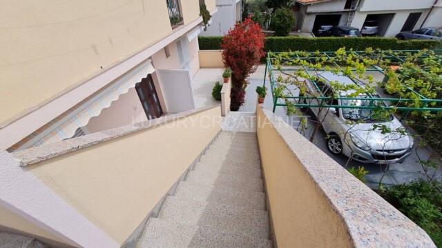 Town house with 4 apartments for sale Zadar Croatia