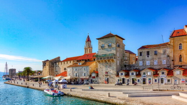 Large waterfront house with four apartments for sale in Croatia Trogir Riviera