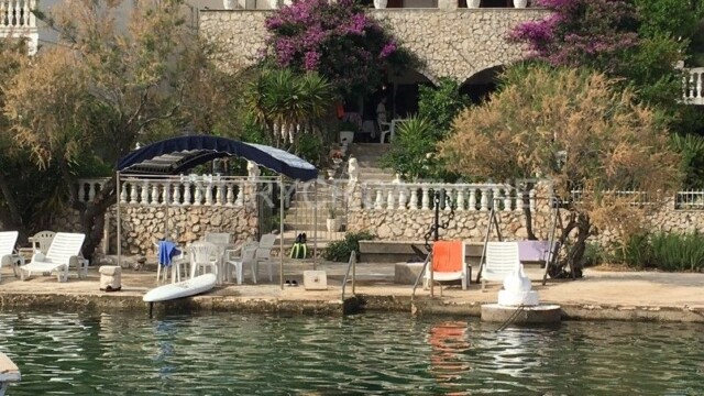 Large waterfront house with four apartments for sale in Croatia Trogir Riviera