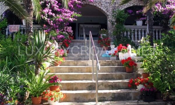 Large waterfront house with four apartments for sale in Croatia Trogir Riviera