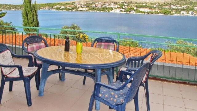 Croatia Primosten beachfront house for sale