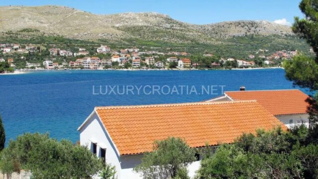 Croatia Primosten beachfront house for sale