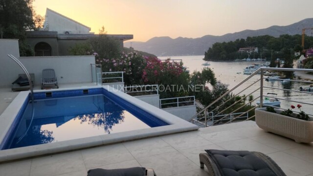 Luxurious waterfront villa with a pool for sale in Korcula town